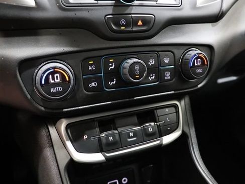 Used 2023 GMC Terrain SLE w/ Driver Convenience Package FWD image 25