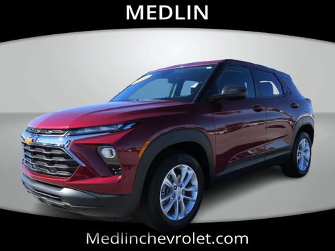 Used 2024 Chevrolet TrailBlazer LS w/ LS Convenience Package image 4