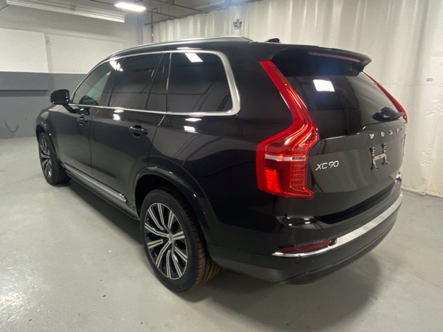 Used 2024 Volvo XC90 B5 Core w/ Climate Package AWD/4WD image 2