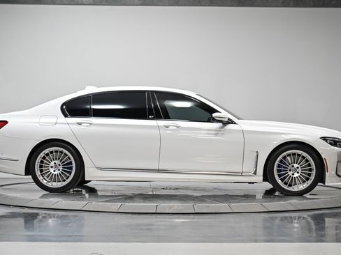 Used 2022 BMW ALPINA B7 xDrive w/ Luxury Rear Seating Package AWD/4WD image 17