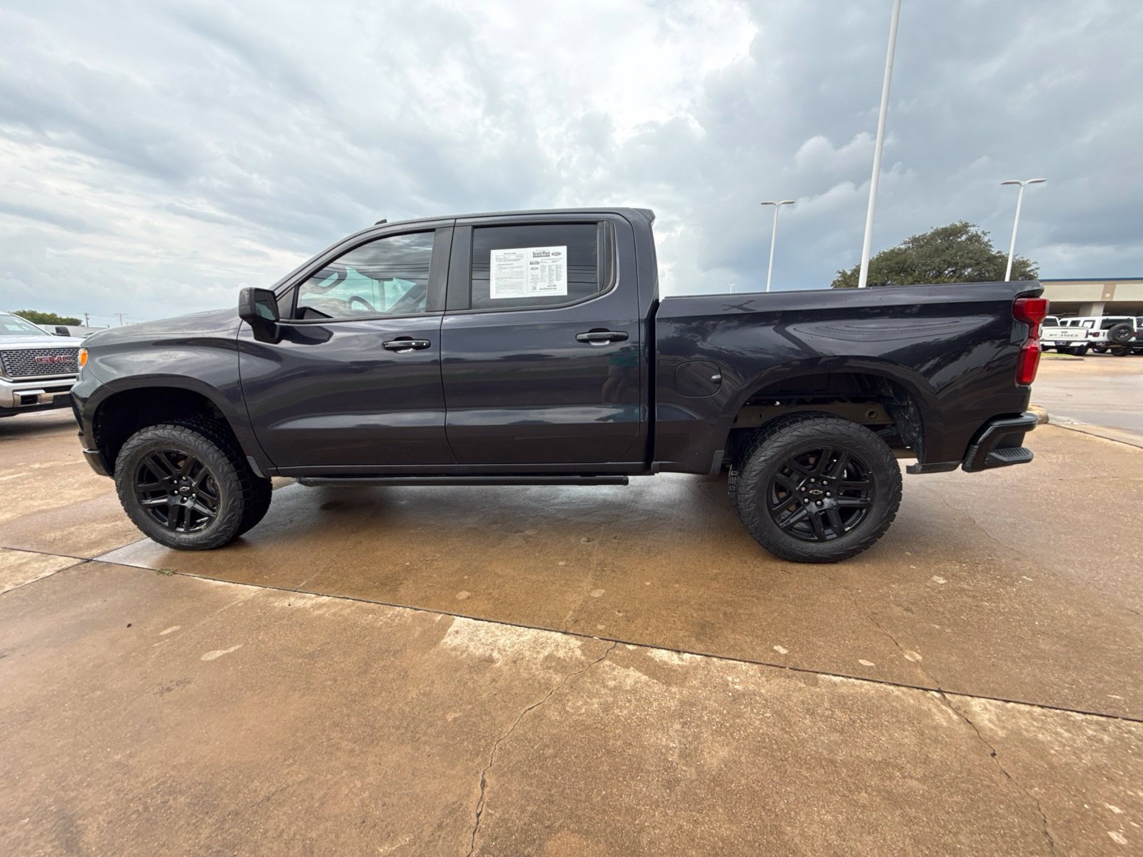 Used 2022 Chevrolet Silverado 1500 LT Trail Boss w/ Convenience Package II AWD/4WD image 4
