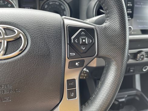 Used 2022 Toyota Tacoma SR5 RWD image 18