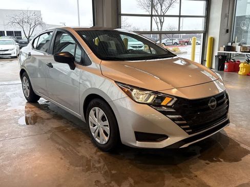 Used 2024 Nissan Versa S image 6