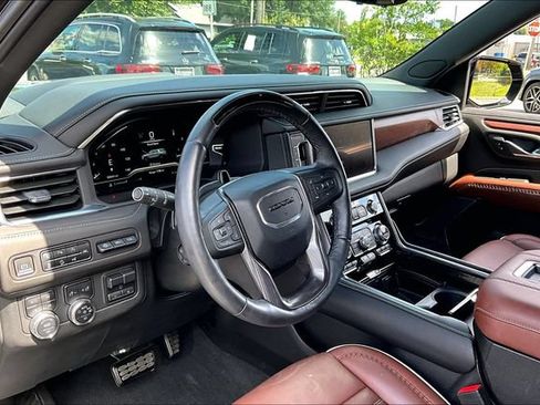 Used 2023 GMC Yukon Denali Ultimate w/ LPO, Floor Liner Package AWD/4WD image 14
