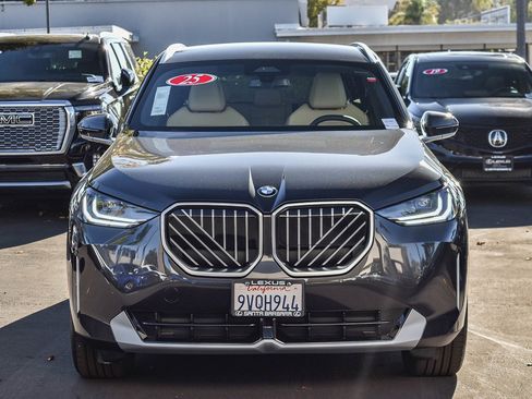 Used 2025 BMW X3 xDrive30i w/ Convenience Package image 2