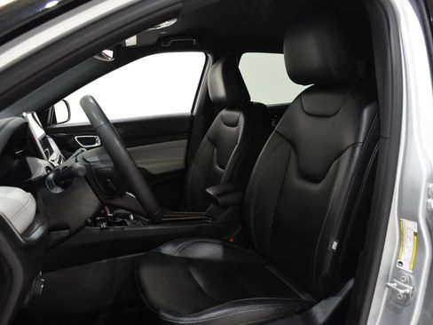 Used 2025 Jeep Compass Limited AWD/4WD image 22