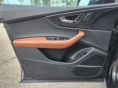 Used 2021 Audi Q8 Premium Plus w/ Premium Plus Package image 21