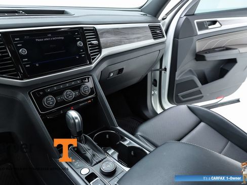 Used 2022 Volkswagen Atlas Cross Sport SE w/ Black Wheel Package AWD/4WD image 61