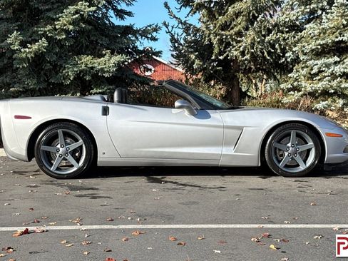 Used 2007 Chevrolet Corvette Convertible w/ Preferred Equipment Group image 3