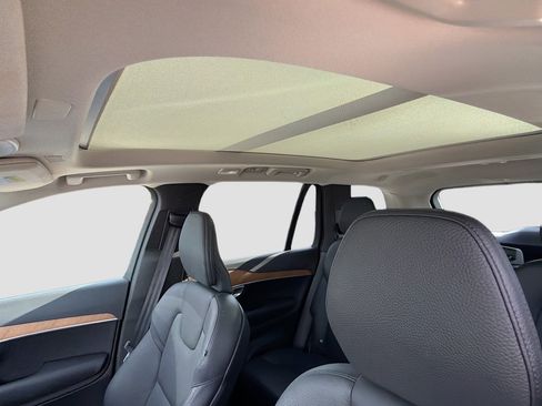 Used 2023 Volvo XC90 B6 Plus image 27