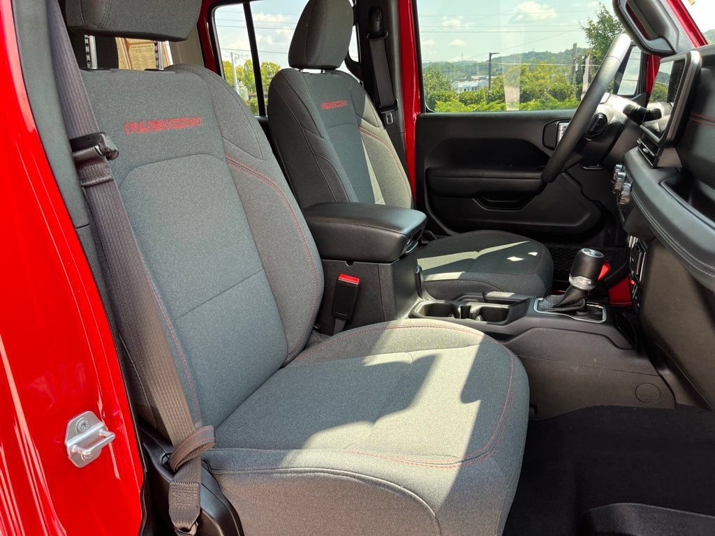 Used 2025 Jeep Wrangler Unlimited Rubicon AWD/4WD image 28
