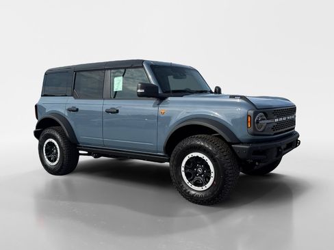 New 2025 Ford Bronco Badlands image 8