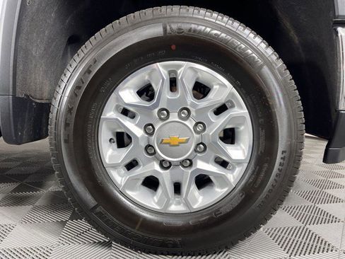 Used 2026 Chevrolet Silverado 2500 LTZ w/ LTZ Premium Package image 11