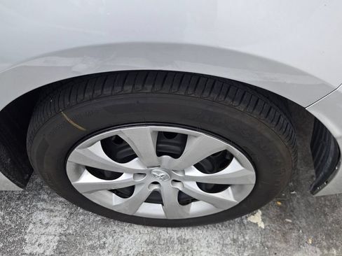 Used 2024 Toyota Corolla LE FWD image 8