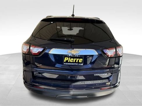 Used 2016 Chevrolet Traverse LT image 3
