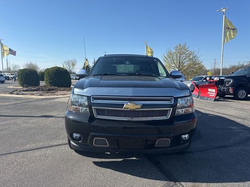 Used 2013 Chevrolet Avalanche LTZ AWD/4WD image 2