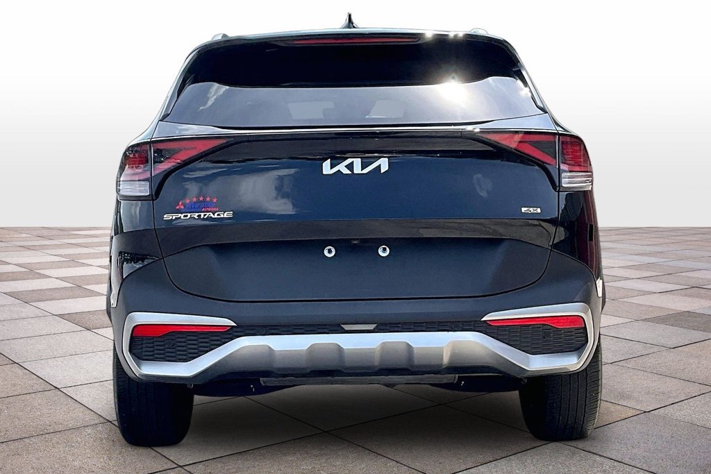 Used 2023 Kia Sportage EX AWD/4WD image 4