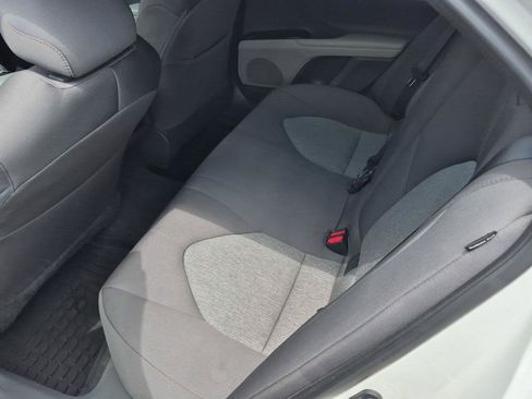 Used 2018 Toyota Camry LE FWD image 12