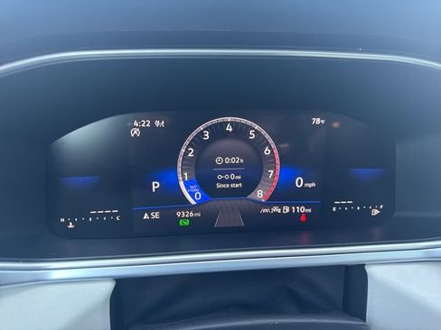 Certified 2025 Volkswagen Taos SE w/ Panoramic Sunroof Package AWD/4WD image 17