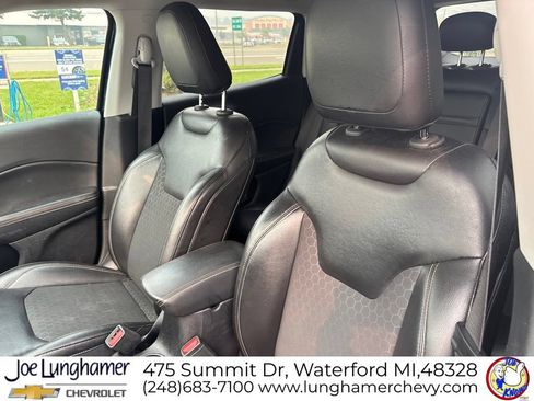 Used 2018 Jeep Compass Latitude w/ Popular Equipment Group AWD/4WD image 14