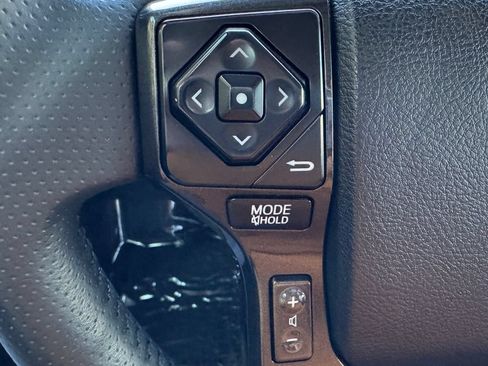 Used 2018 Toyota 4Runner TRD Off-Road Premium w/ Convenience Package AWD/4WD image 29