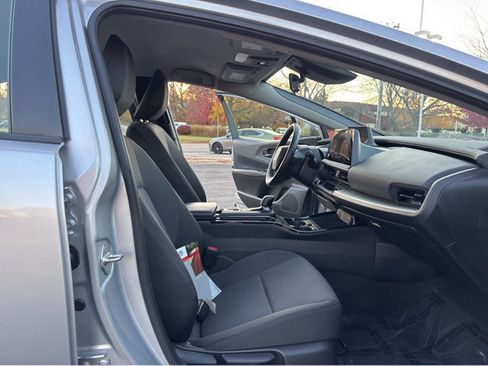 Used 2024 Toyota Prius LE image 5