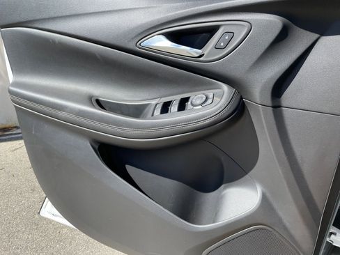 Used 2025 Buick Encore GX Preferred image 18