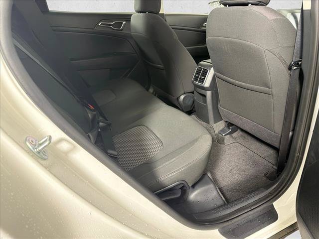 Used 2025 Kia Sportage LX FWD image 15