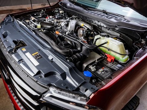 Used 2025 Ford F250 Platinum w/ Platinum Plus Package image 41