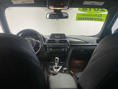 Used 2018 BMW 330e image 28