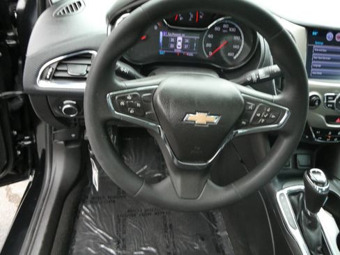 Used 2017 Chevrolet Cruze LT w/ Sun And Sound Package image 11