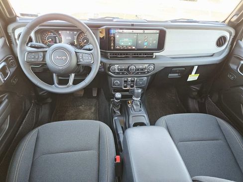 Certified 2025 Jeep Gladiator Sport image 9