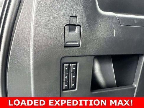 Used 2022 Ford Expedition Max Limited image 9