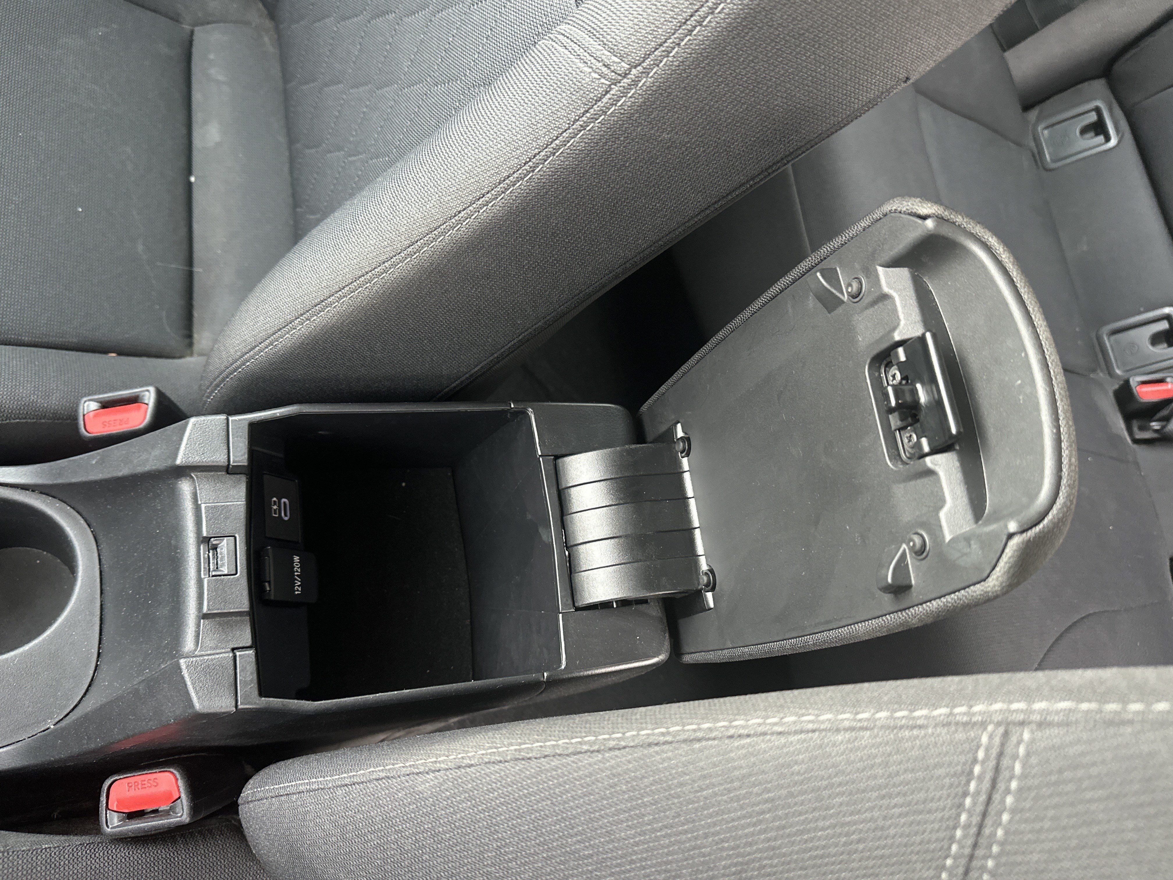 Used 2025 Toyota Corolla LE FWD image 25