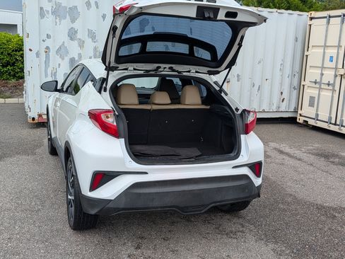 Used 2018 Toyota C-HR XLE FWD image 13