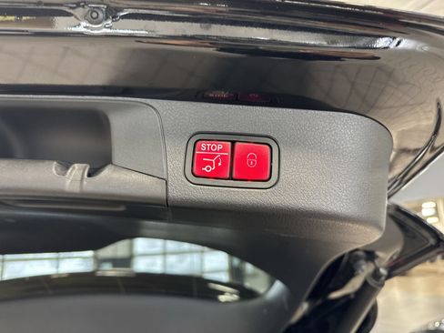 Used 2025 Mercedes-Benz GLB 250 image 39