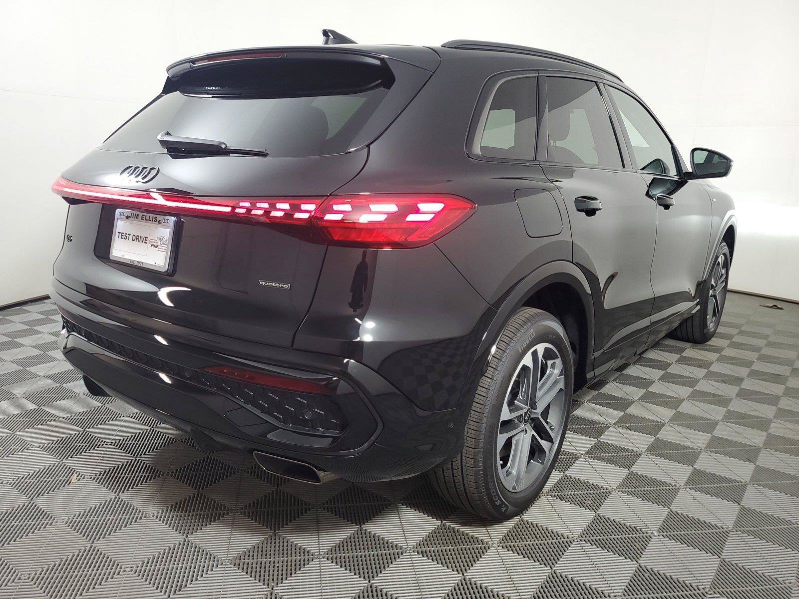 New 2026 Audi Q5 Premium Plus AWD/4WD image 6
