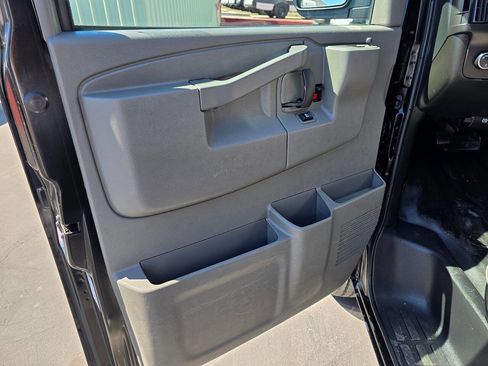 Used 2023 GMC Savana 3500 Extended w/ Driver Convenience Package image 23