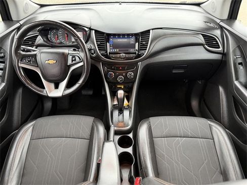Used 2022 Chevrolet Trax LT w/ Redline Edition image 12