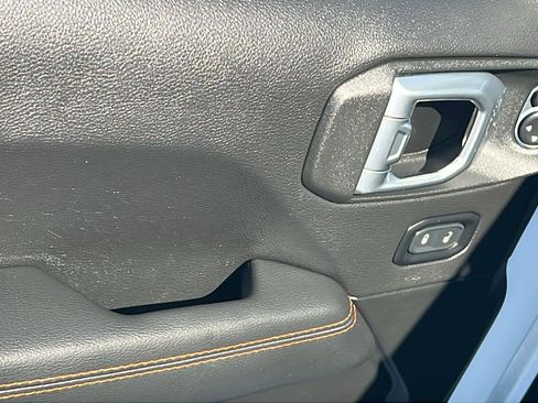 Certified 2022 Jeep Gladiator Mojave w/ Cold Weather Group image 22