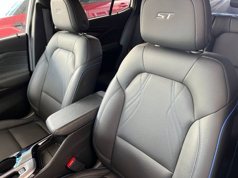 Used 2025 Buick Envista Sport Touring image 36