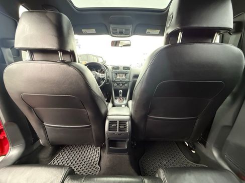 Used 2011 Volkswagen Golf 4-Door image 12