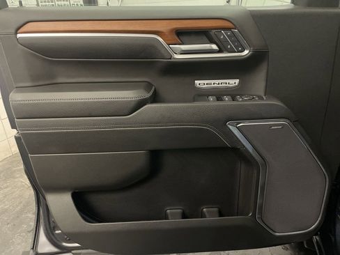 Used 2023 GMC Sierra 1500 Denali w/ Denali Reserve Package image 17