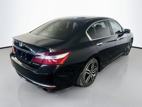 Used 2017 Honda Accord Sport image 8