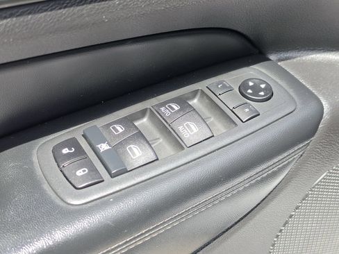 Used 2020 Jeep Grand Cherokee Altitude AWD/4WD image 18