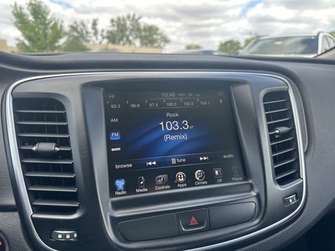 Used 2015 Chrysler 200 Limited w/ Convenience Group FWD image 27
