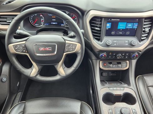 Used 2023 GMC Acadia Denali FWD image 3