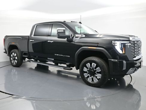 Used 2025 GMC Sierra 3500 Denali w/ Technology Package AWD/4WD image 5