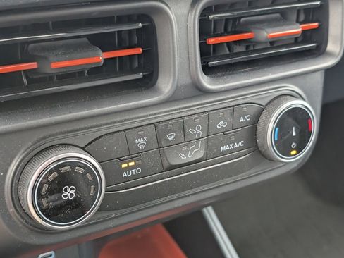 Used 2024 Ford Maverick XLT image 12