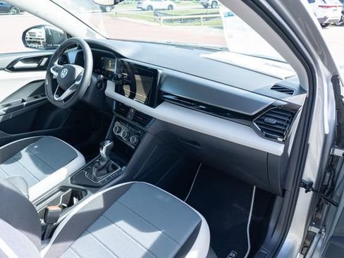 New 2026 Volkswagen Taos S FWD image 40